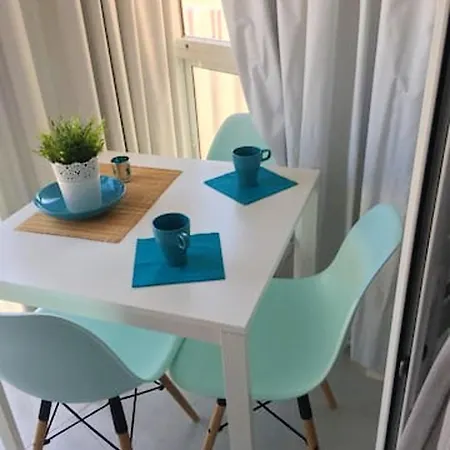 Cozy In With Sea View 33 M² Апартаменты *