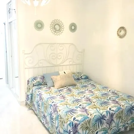 Апартаменты Cozy In With Sea View 33 M²