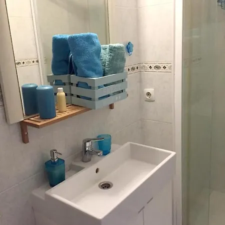 Cozy In With Sea View 33 M² Апартаменты *